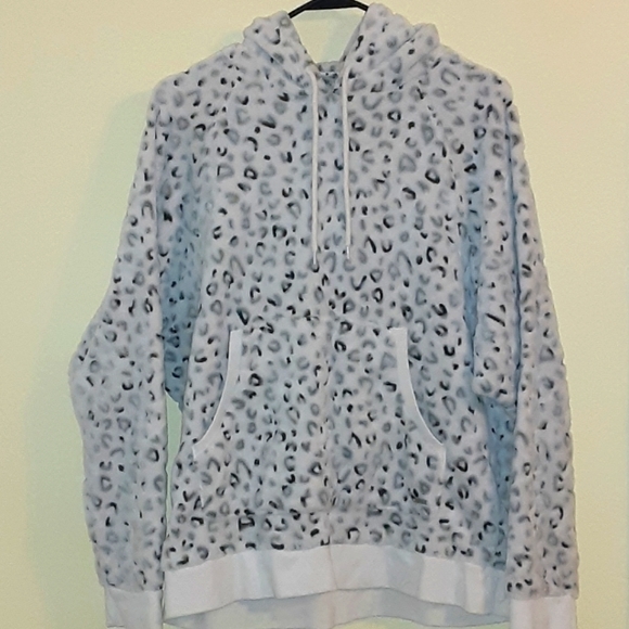 Gilly Hicks by Hollister Leopard Print Hoodie (S) - Picture 1 of 7